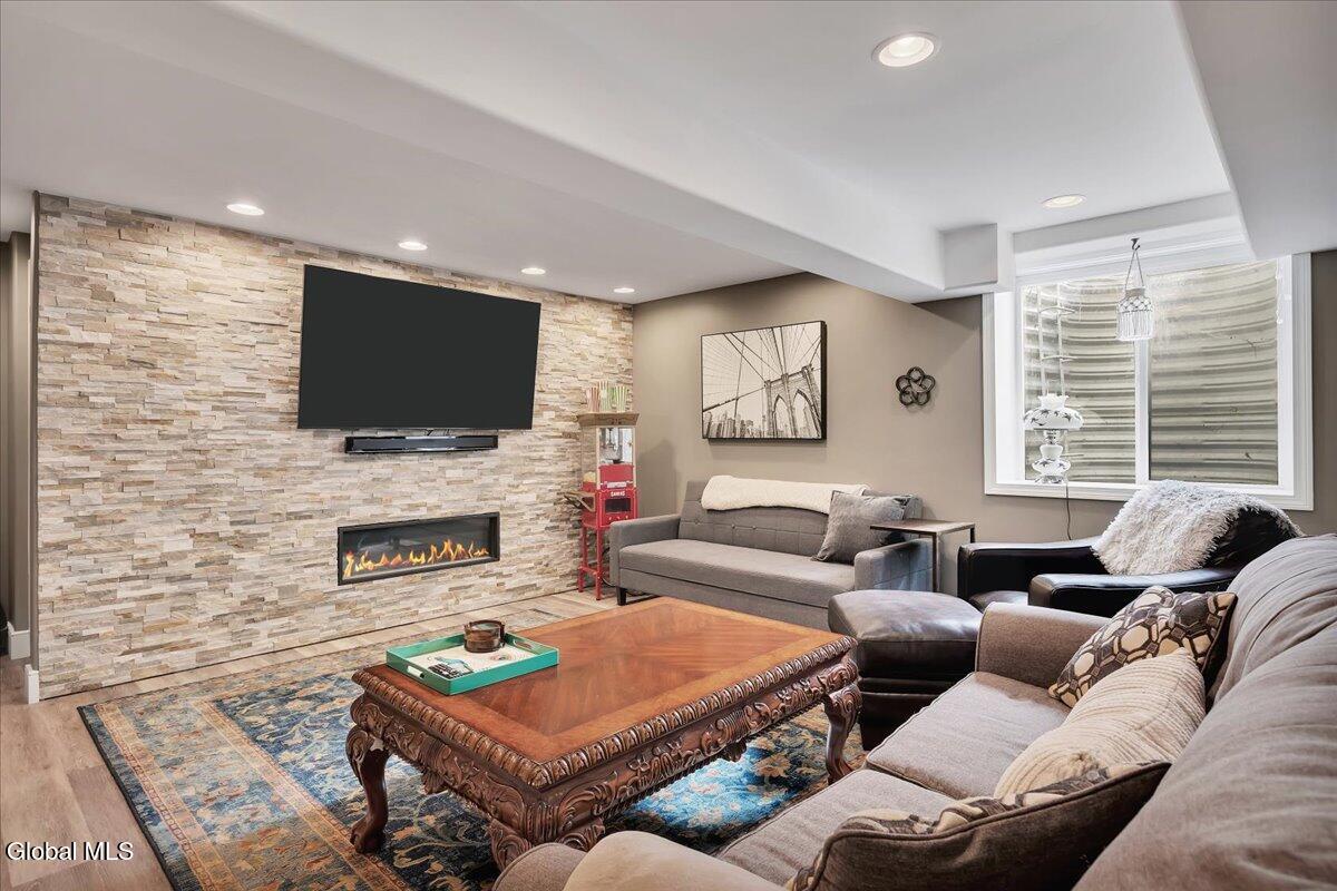 13 Coronado Way