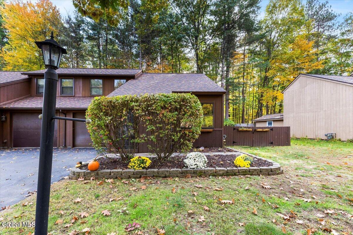 6 Pepperbush Place