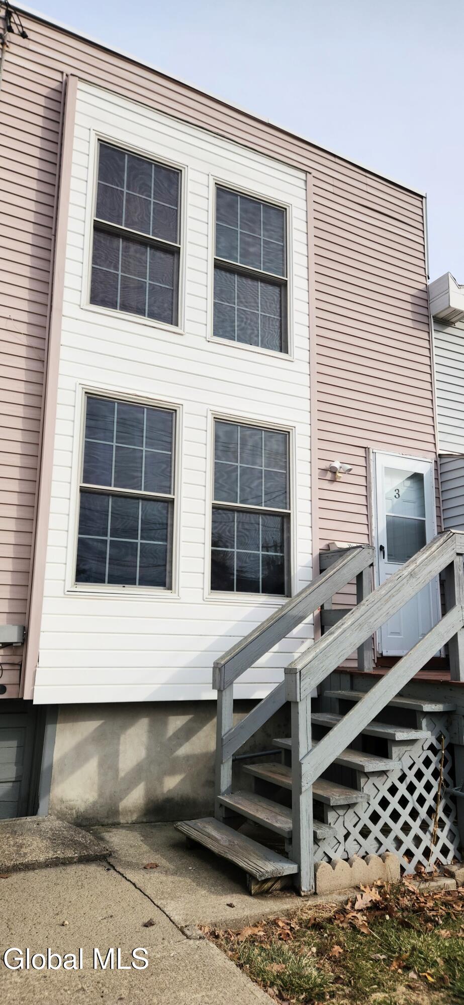 3 1st Avenue