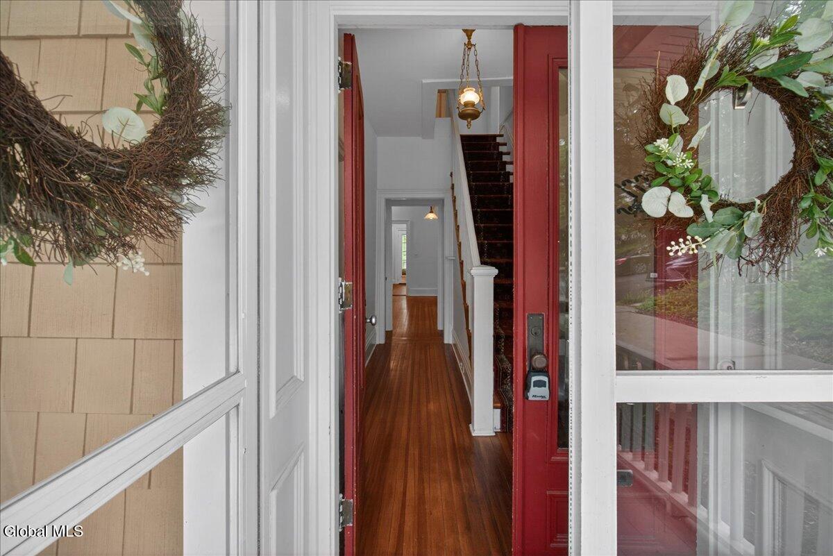 121 Maple Avenue
