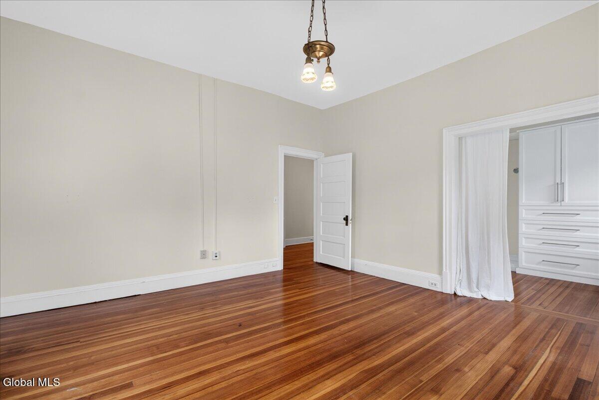 121 Maple Avenue