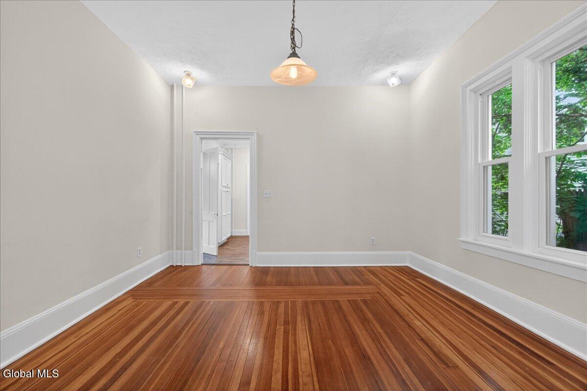 121 Maple Avenue
