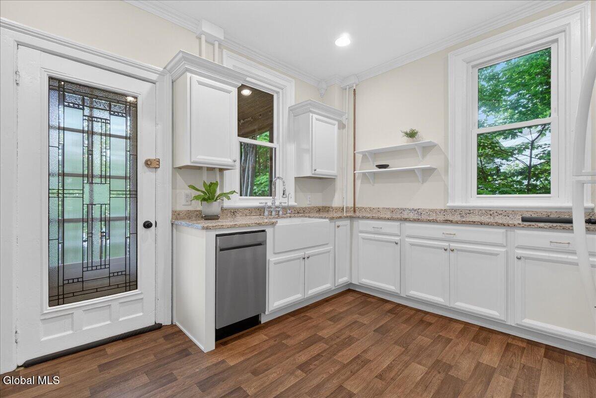 121 Maple Avenue
