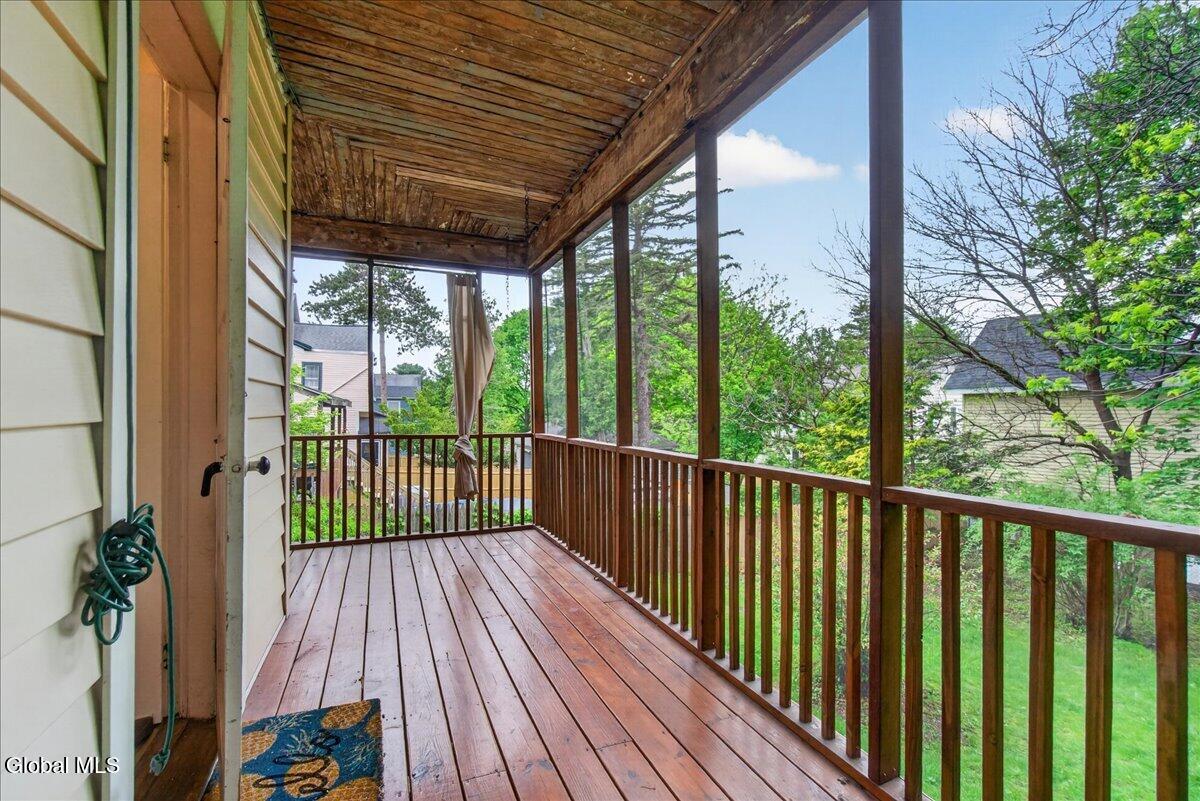 121 Maple Avenue