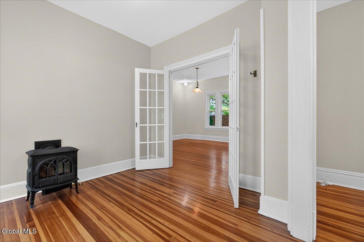121 Maple Avenue