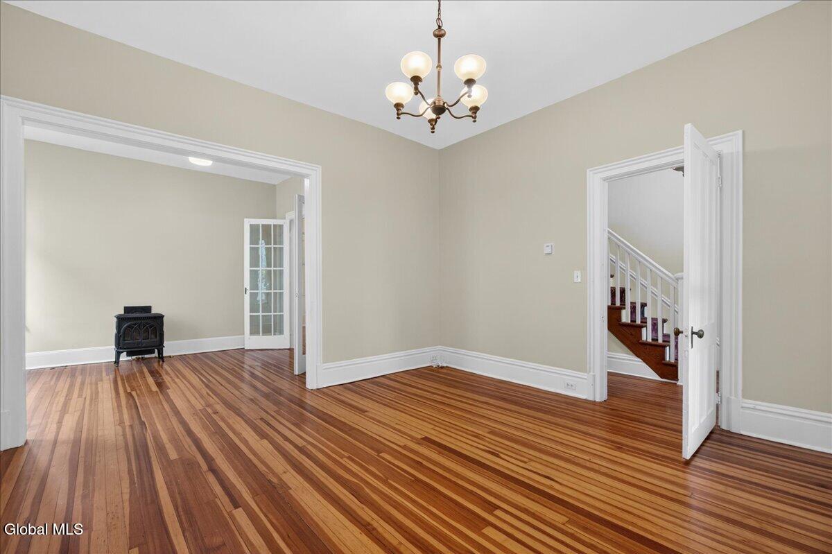 121 Maple Avenue