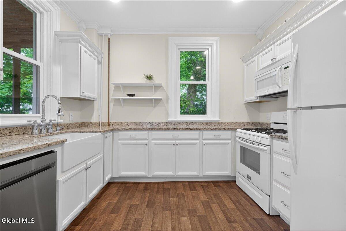 121 Maple Avenue