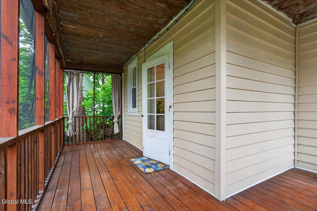121 Maple Avenue