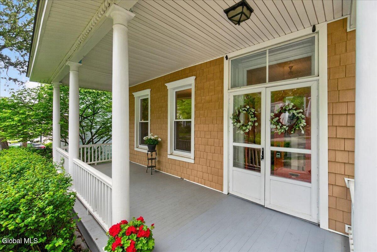 121 Maple Avenue