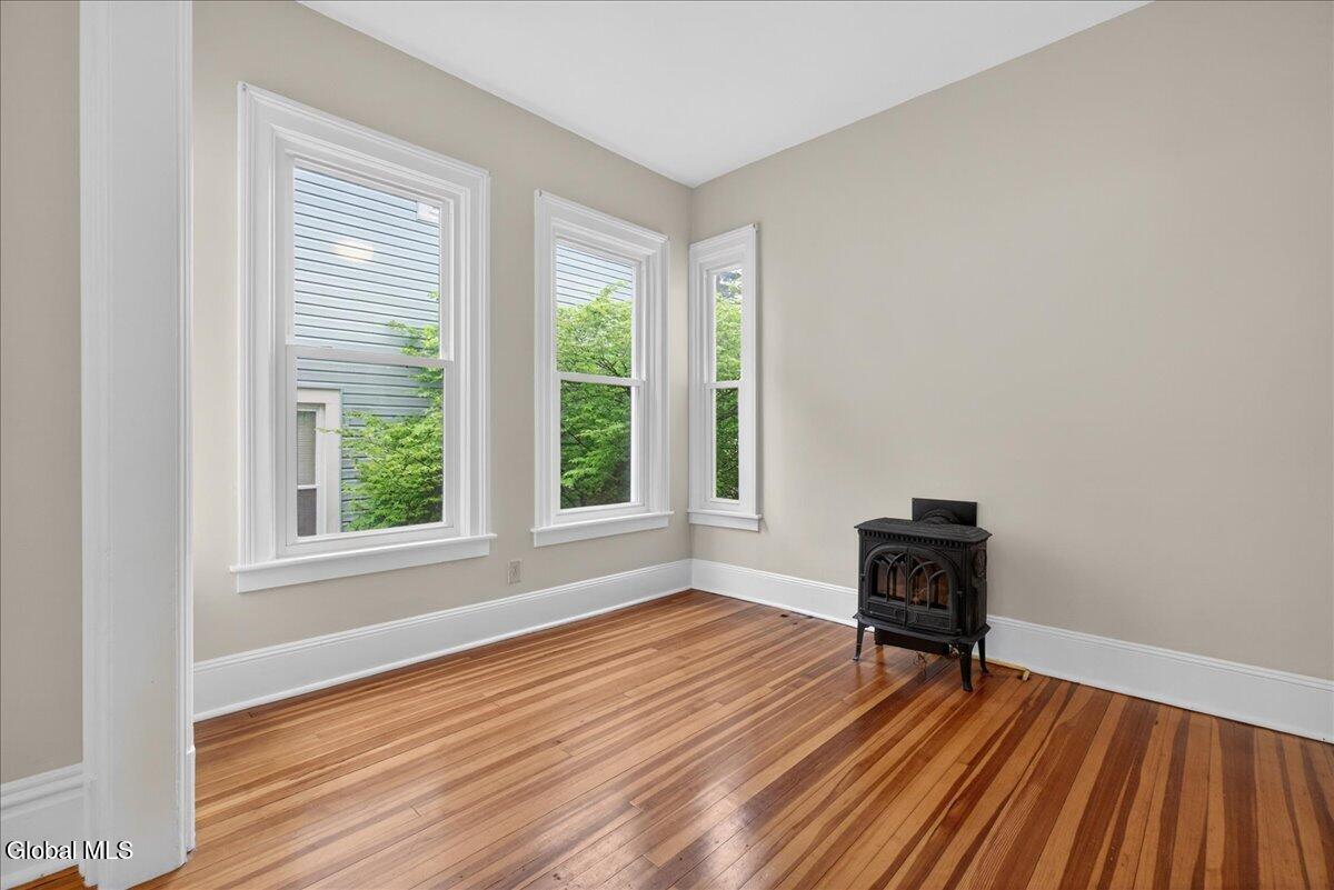 121 Maple Avenue