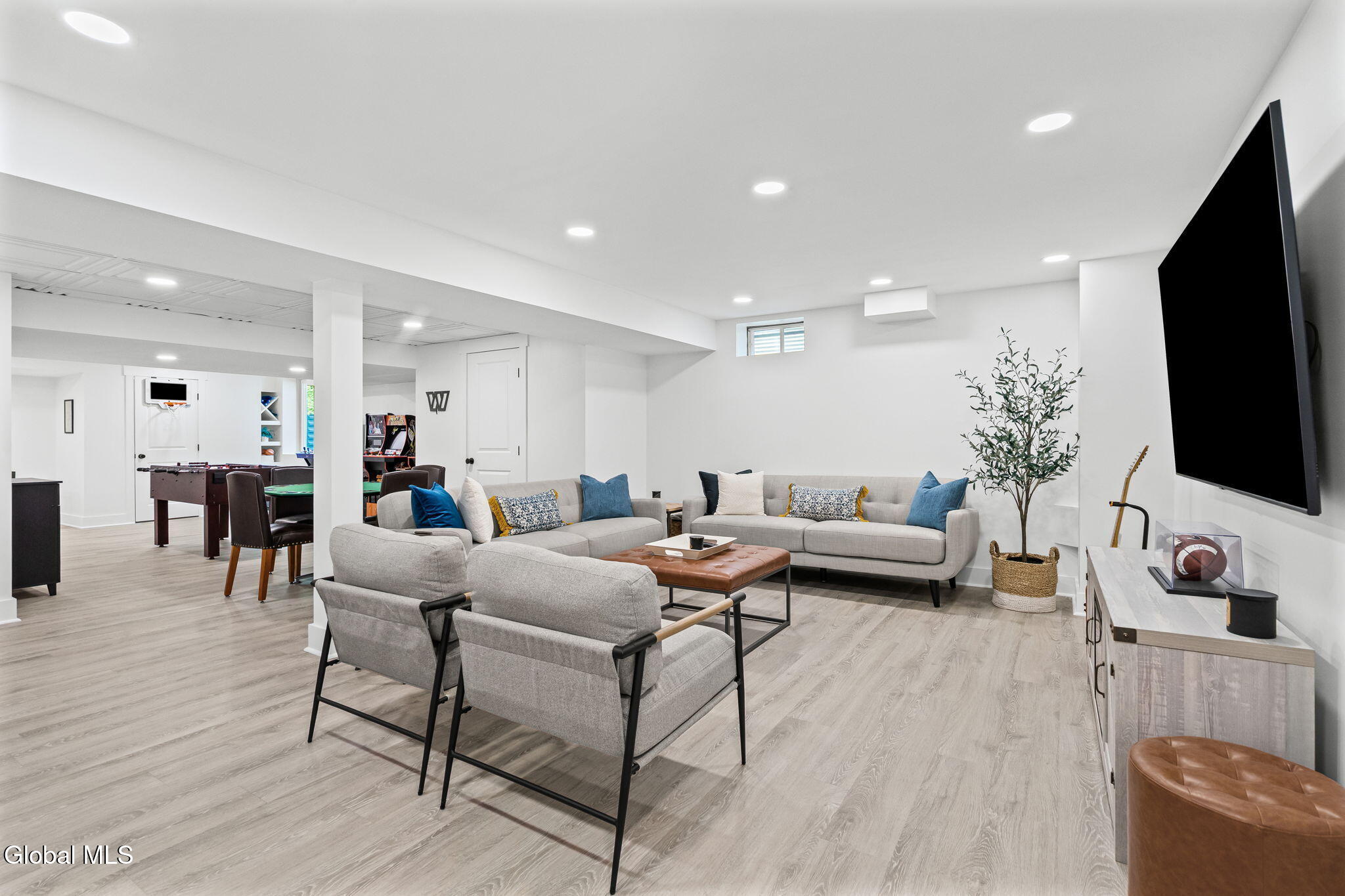 61 Yachtsman Way