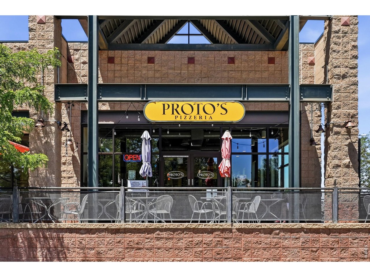 1604 Naples Ln