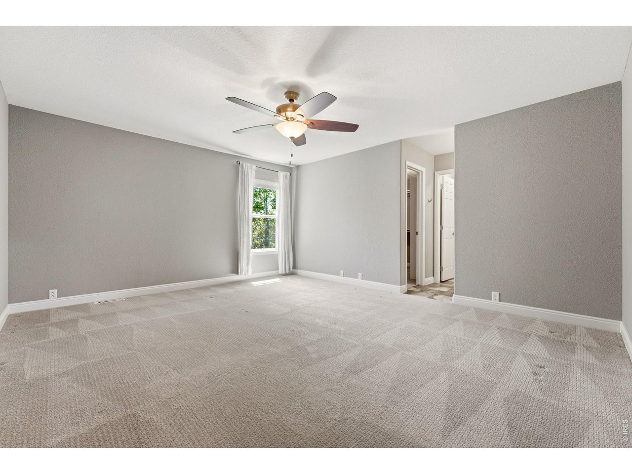 1604 Naples Ln