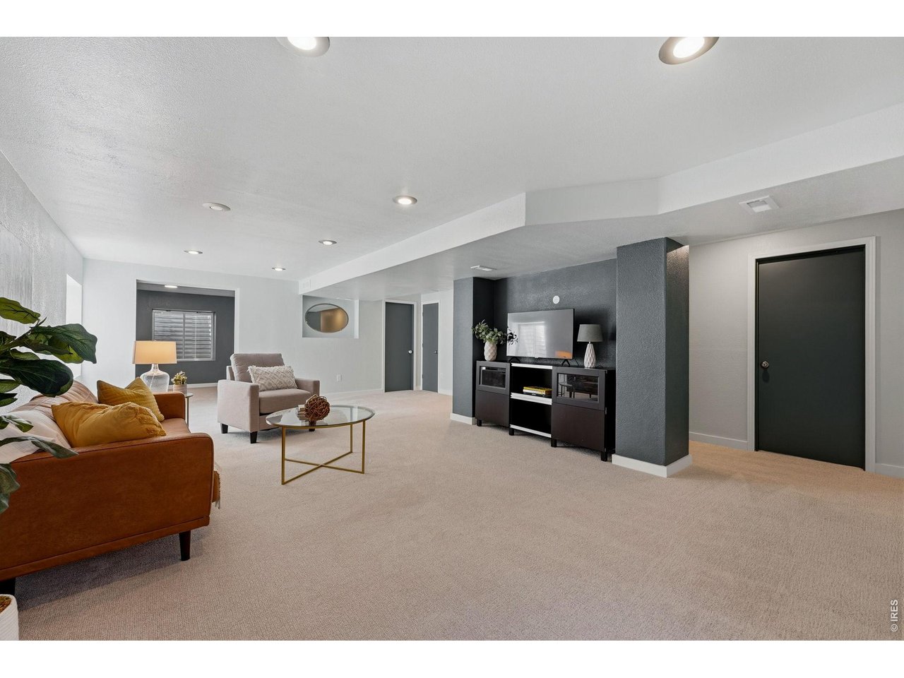 1604 Naples Ln