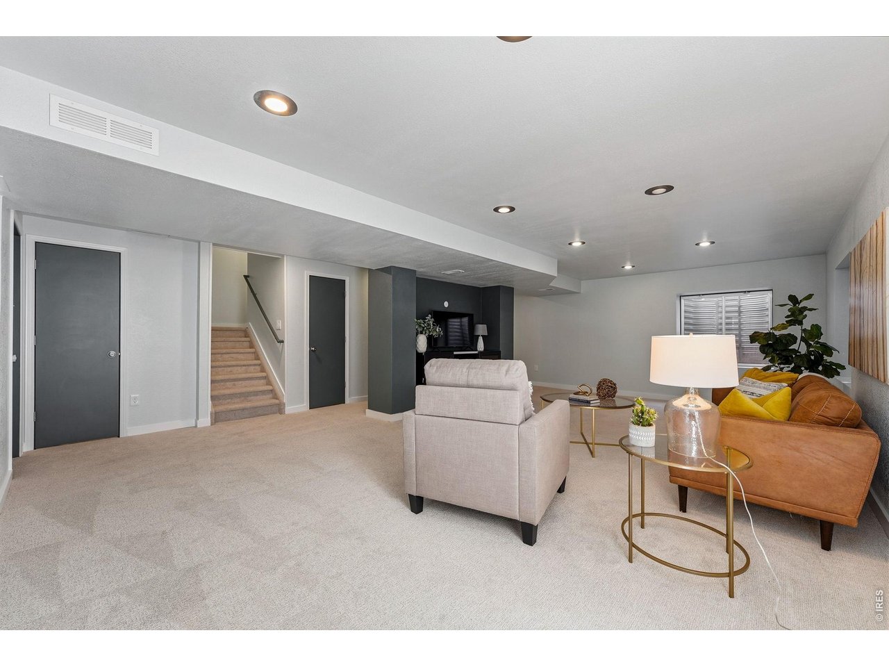 1604 Naples Ln