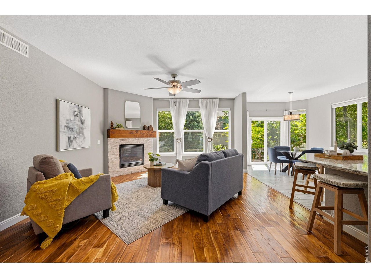 1604 Naples Ln