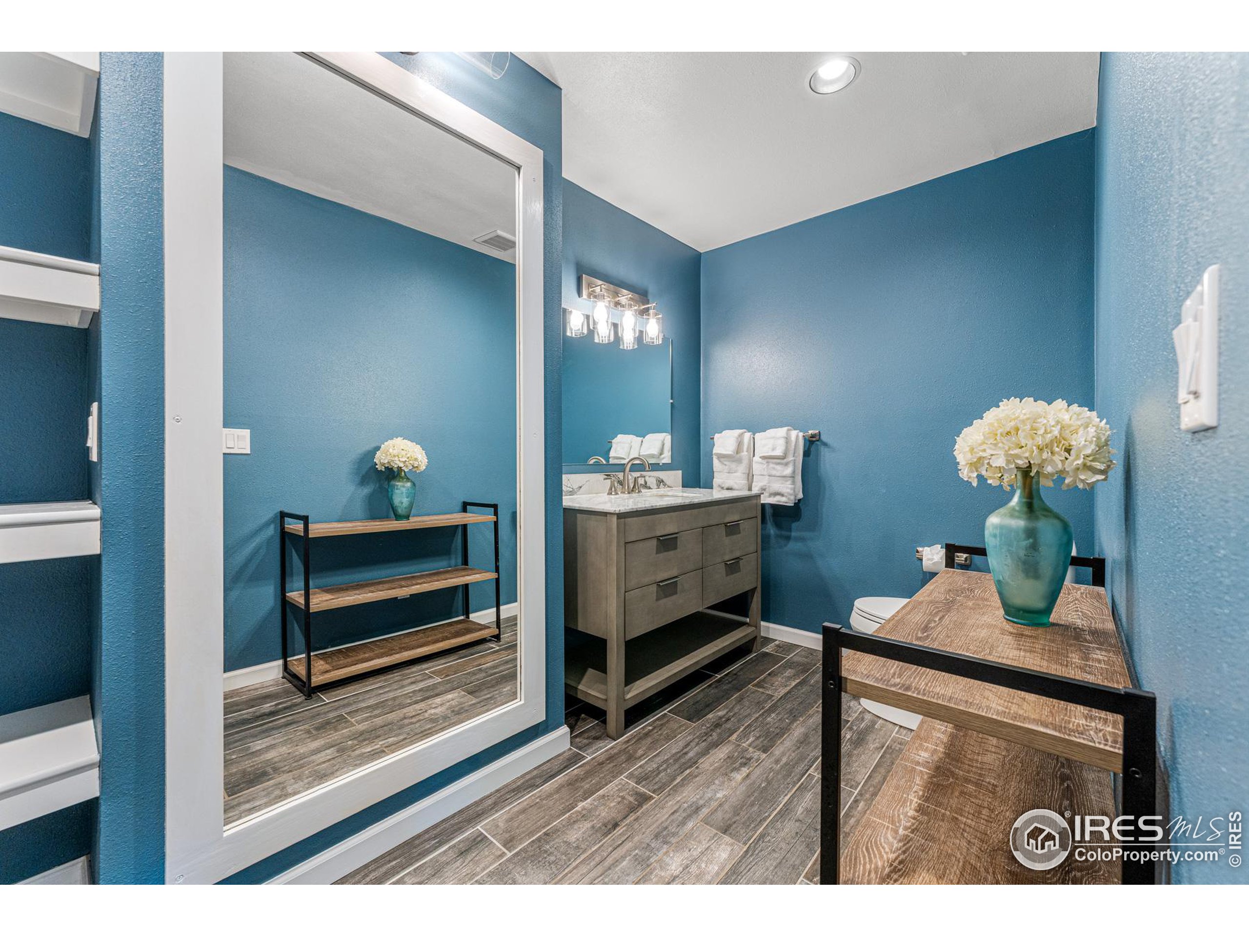 7011 Fairways Dr Longmont