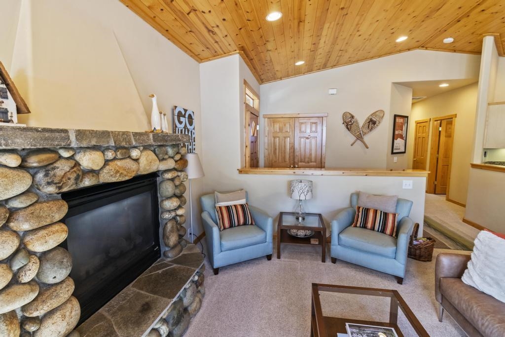 12812 Zurich Place Unit: 1