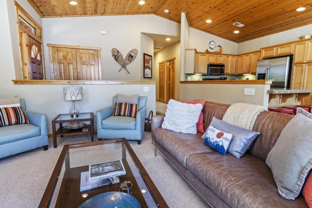 12812 Zurich Place Unit: 1