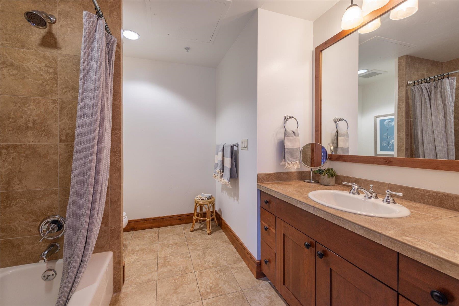 7001 Northstar Drive Unit: 202