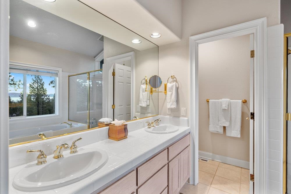 1360 Canterbury Drive