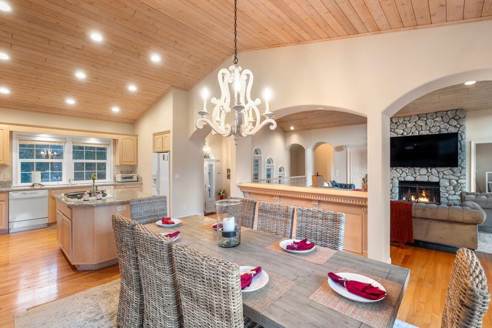 1360 Canterbury Drive