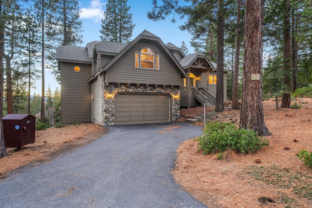 1360 Canterbury Drive