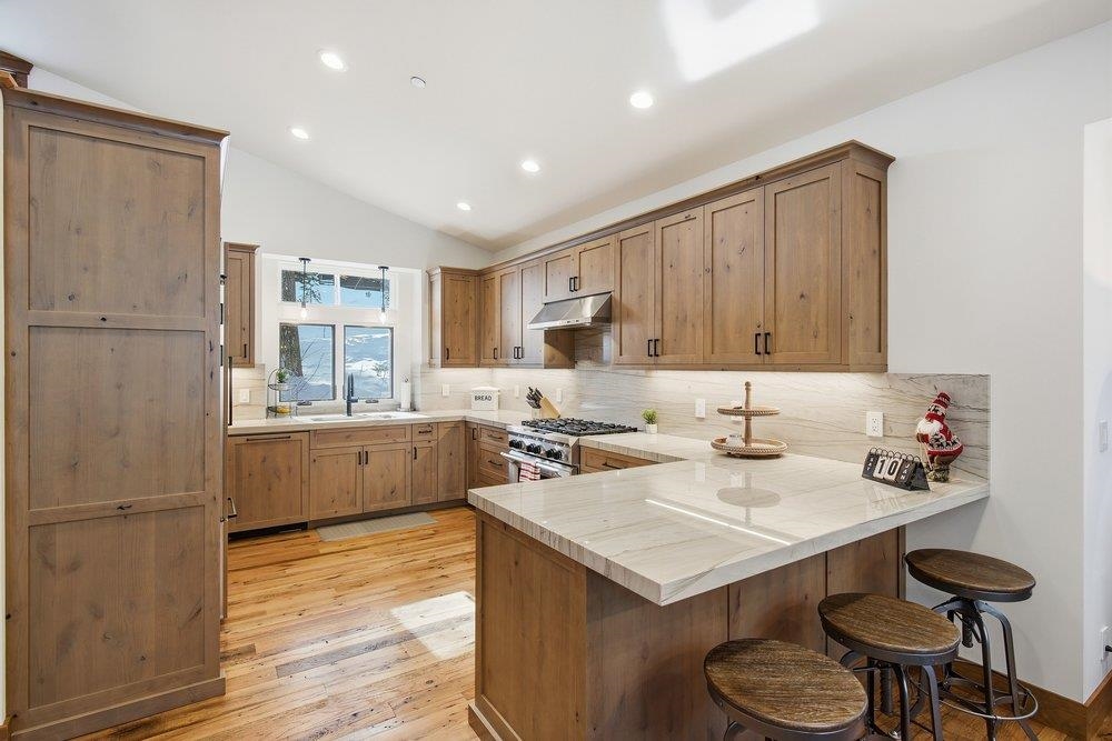 13572 Weisshorn Avenue