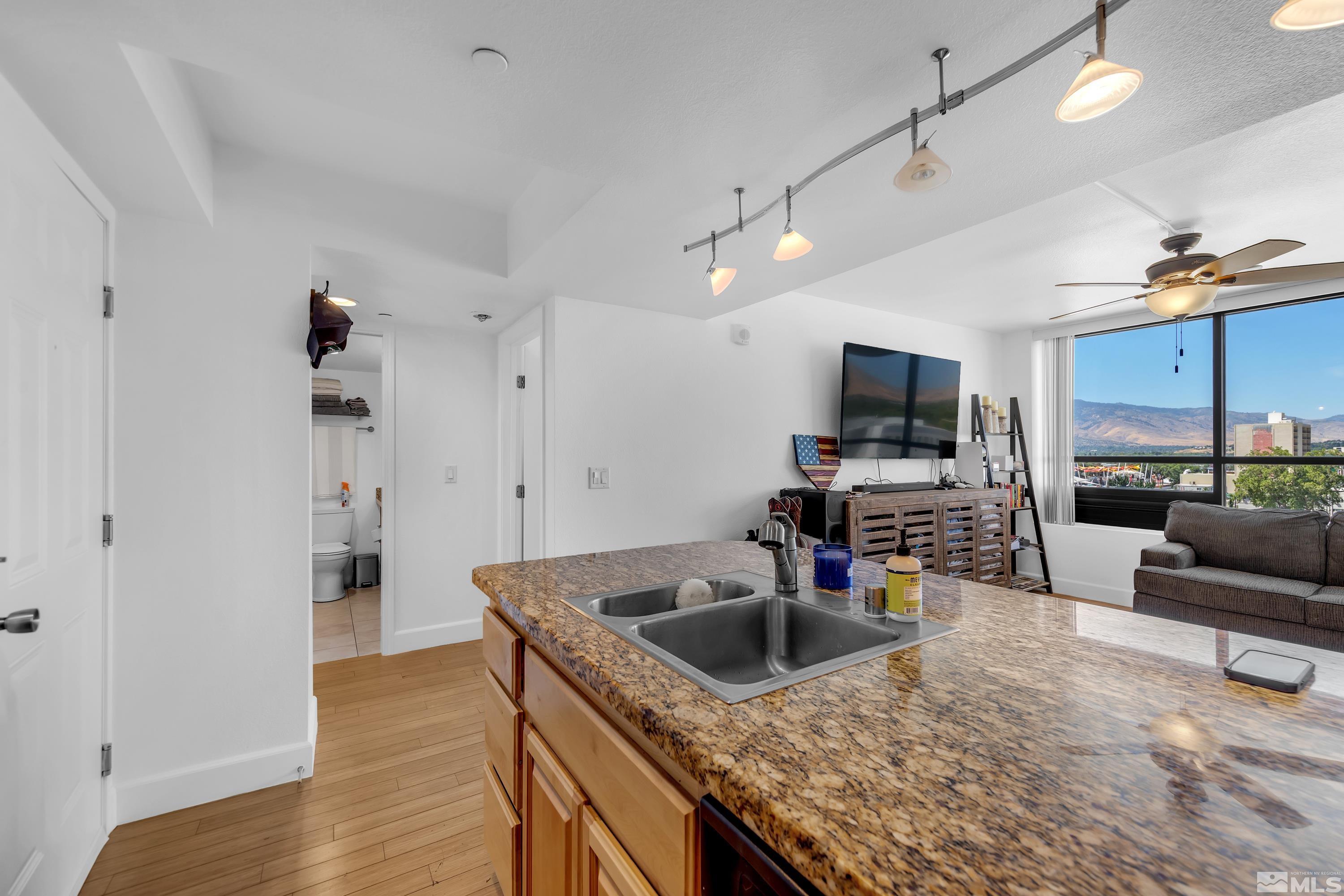 450 N Arlington, 912