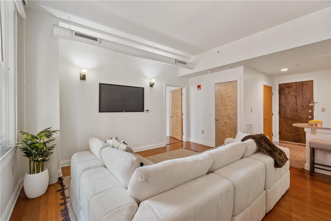 306 4th Ave 501