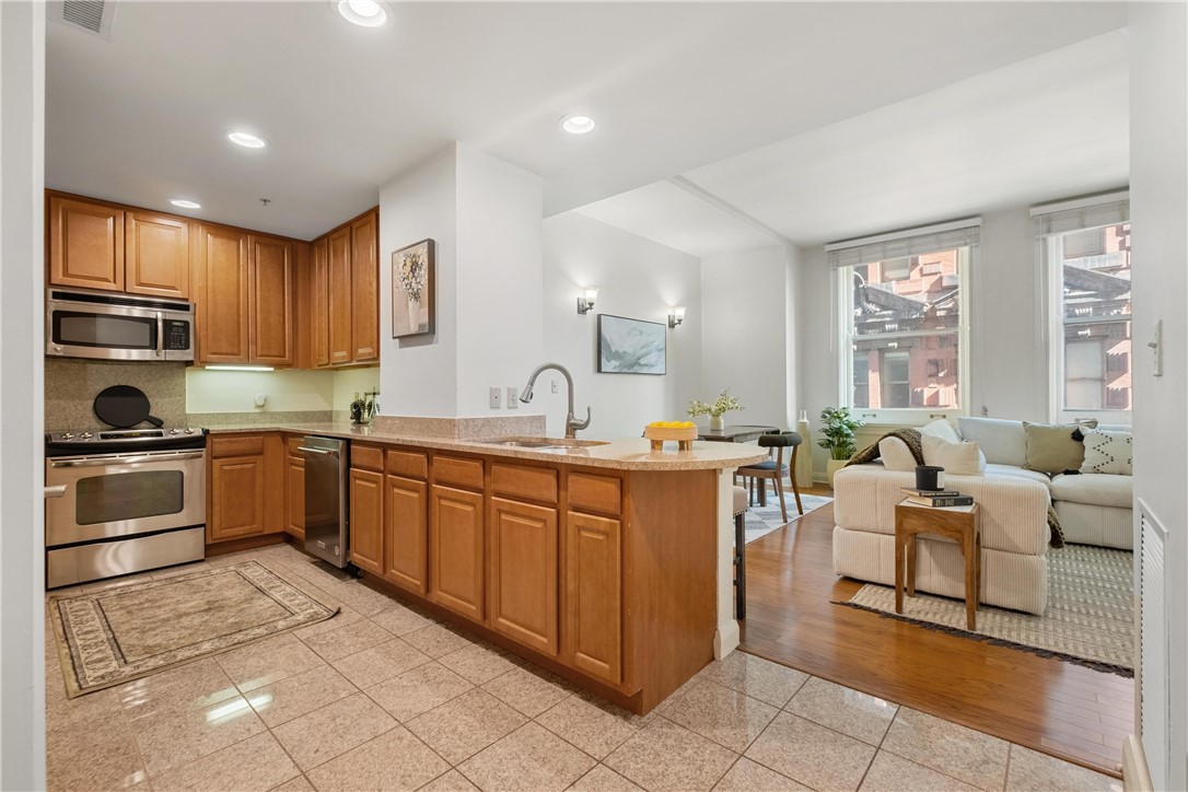 306 4th Ave 501