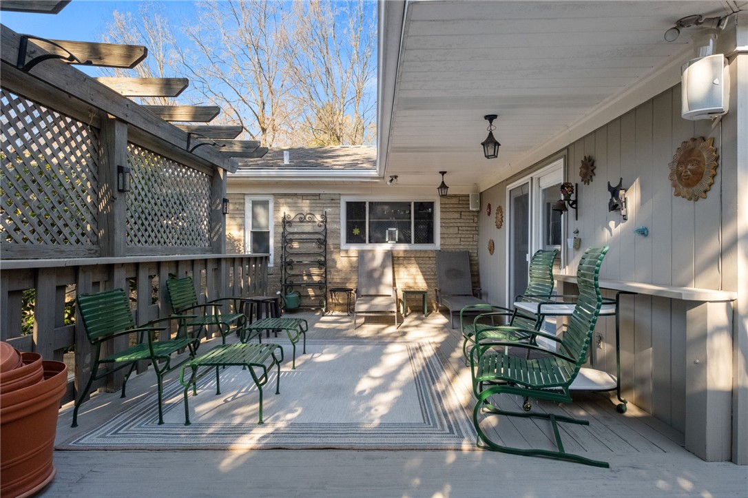 462 Greenhurst Dr