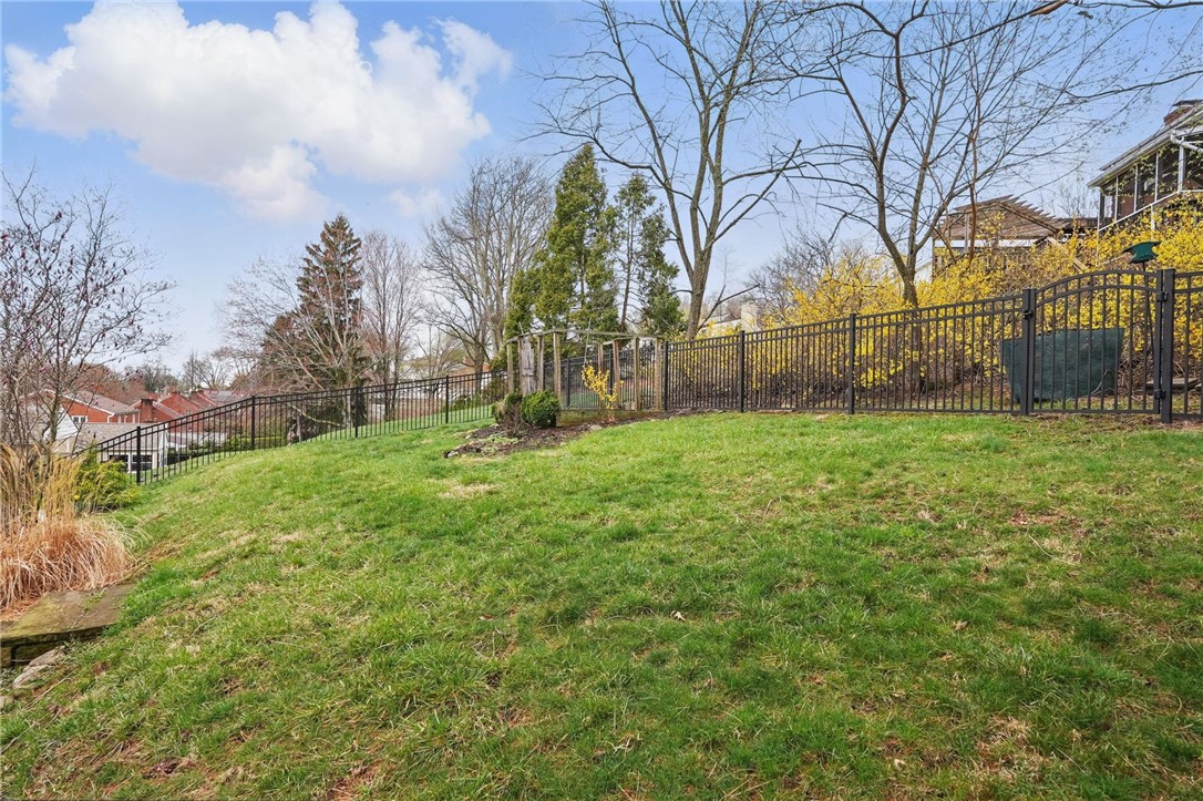 285 Park Entrance Dr
