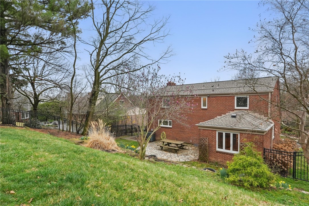 285 Park Entrance Dr