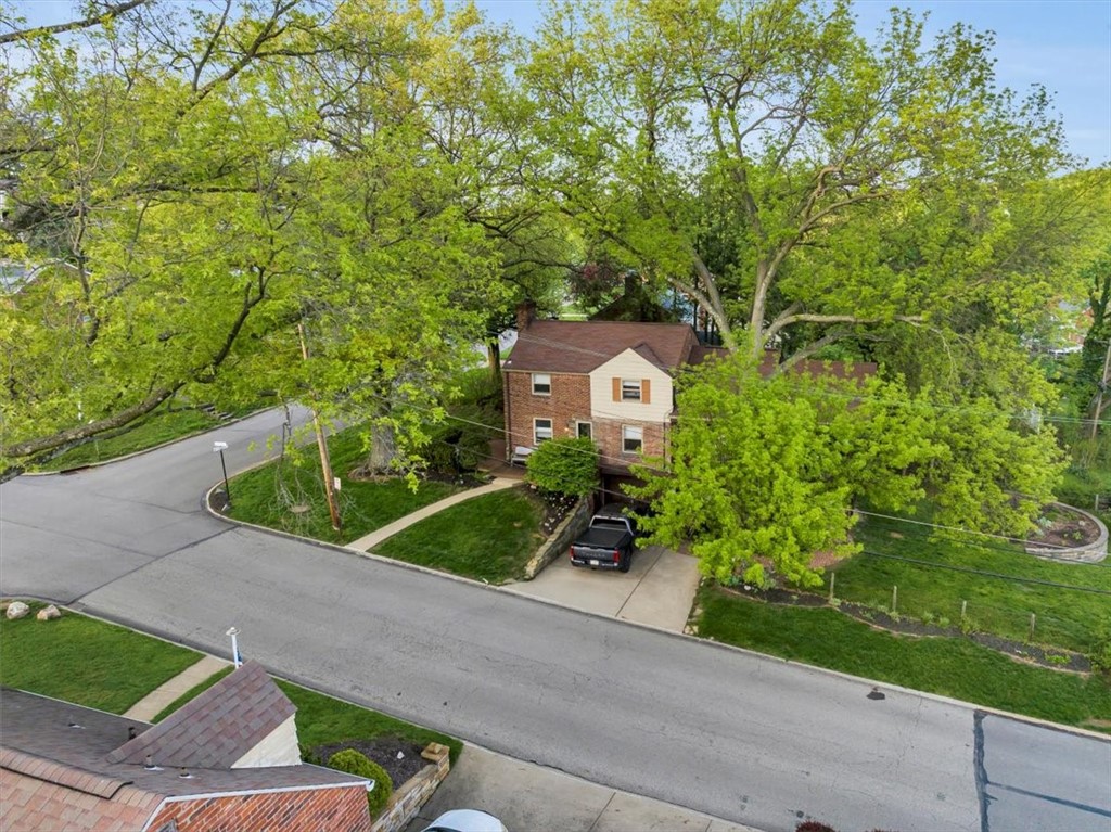 5273 Fieldcrest Dr