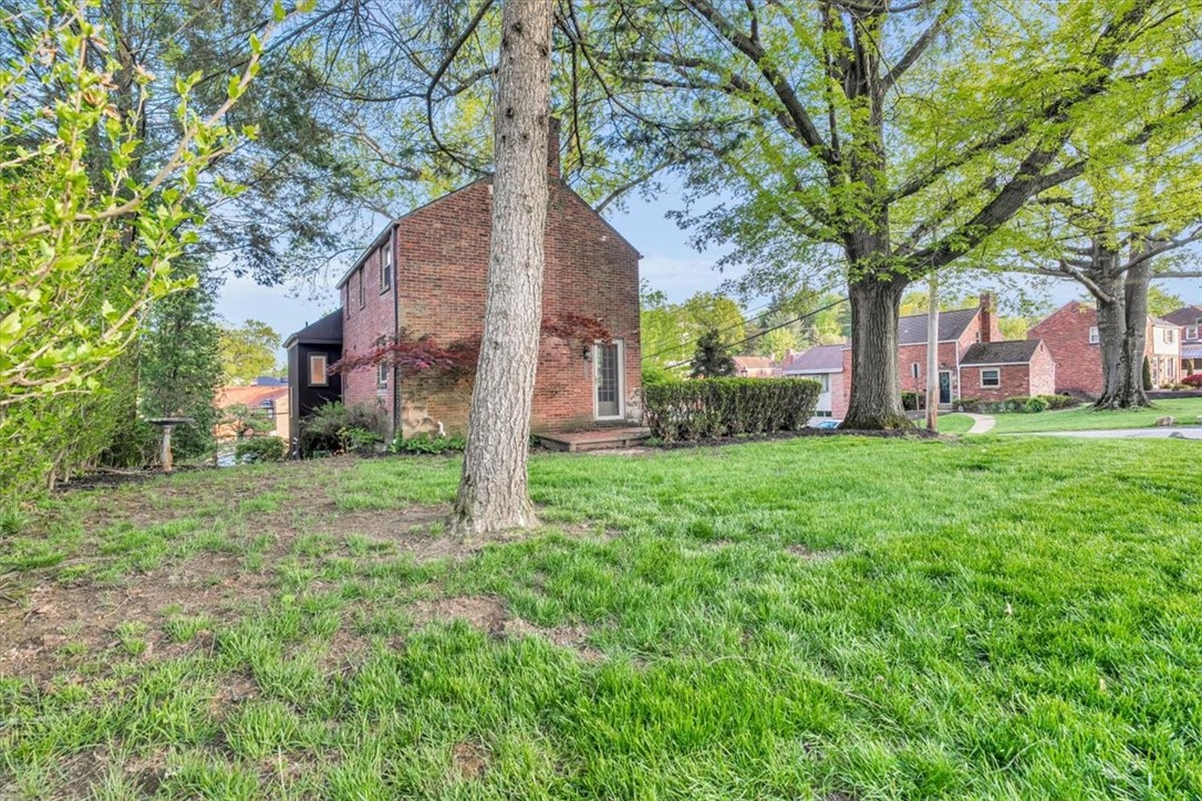 5273 Fieldcrest Dr