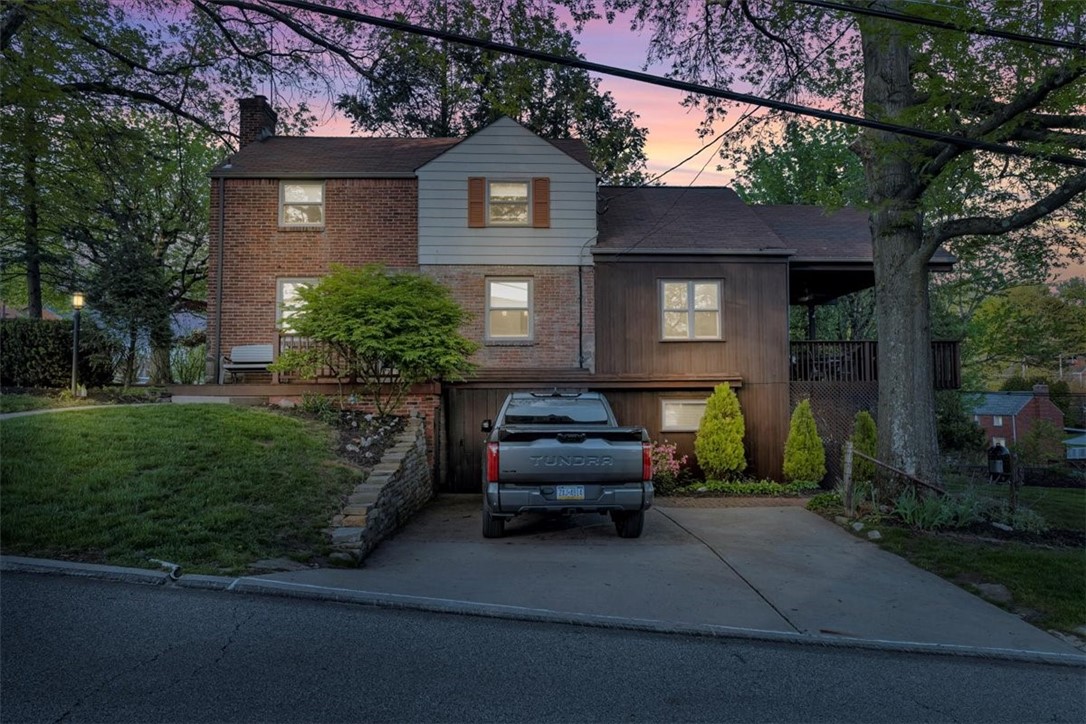 5273 Fieldcrest Dr