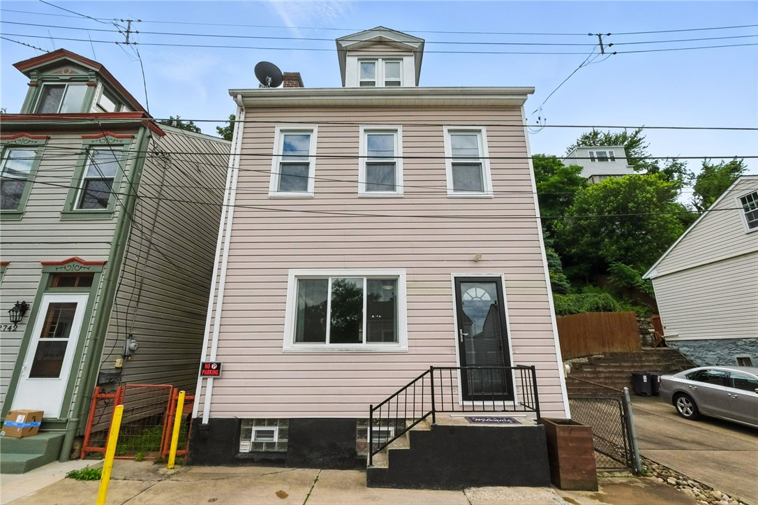 2740 Shelly St