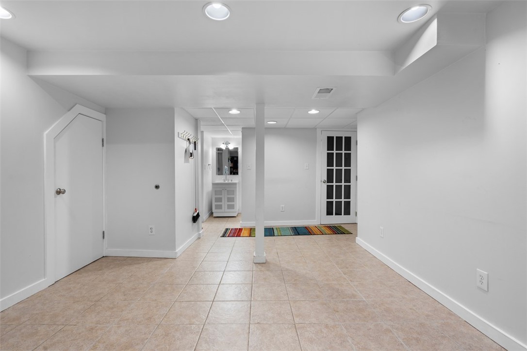 348 Canterbury Dr