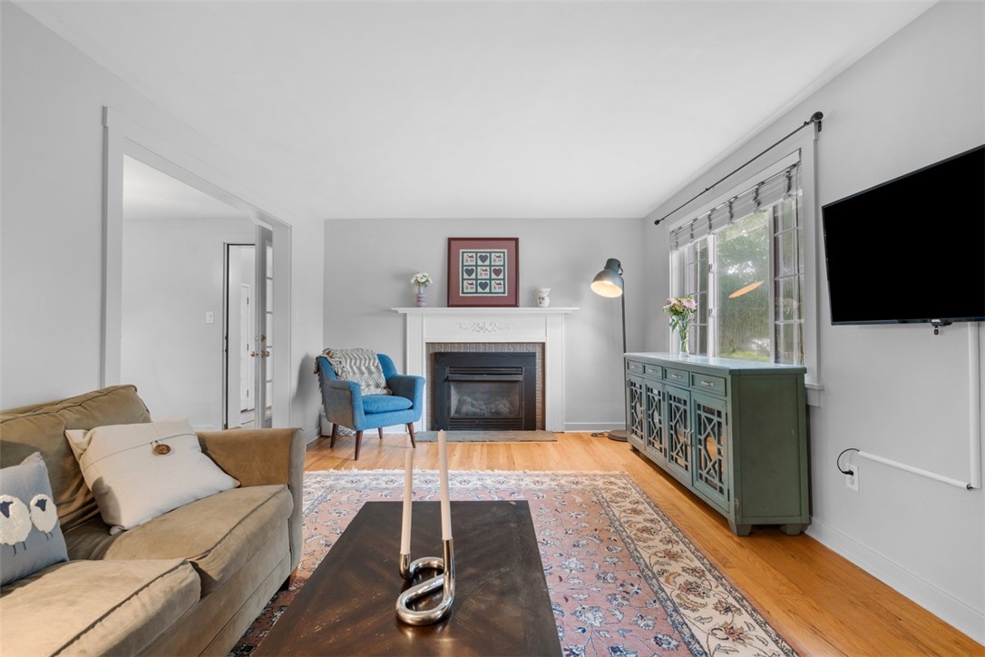 348 Canterbury Dr