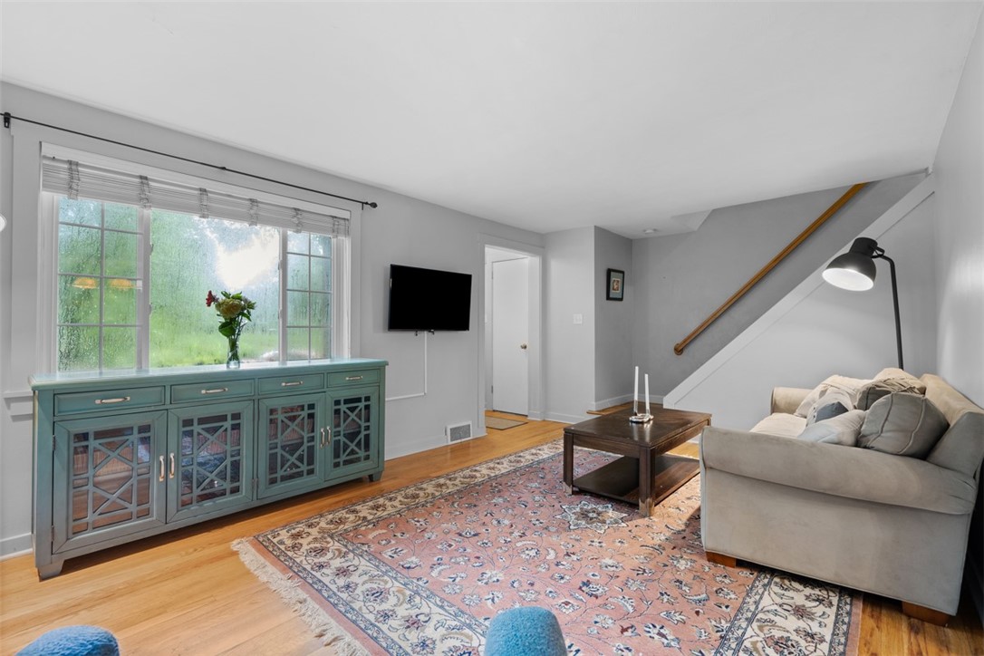348 Canterbury Dr