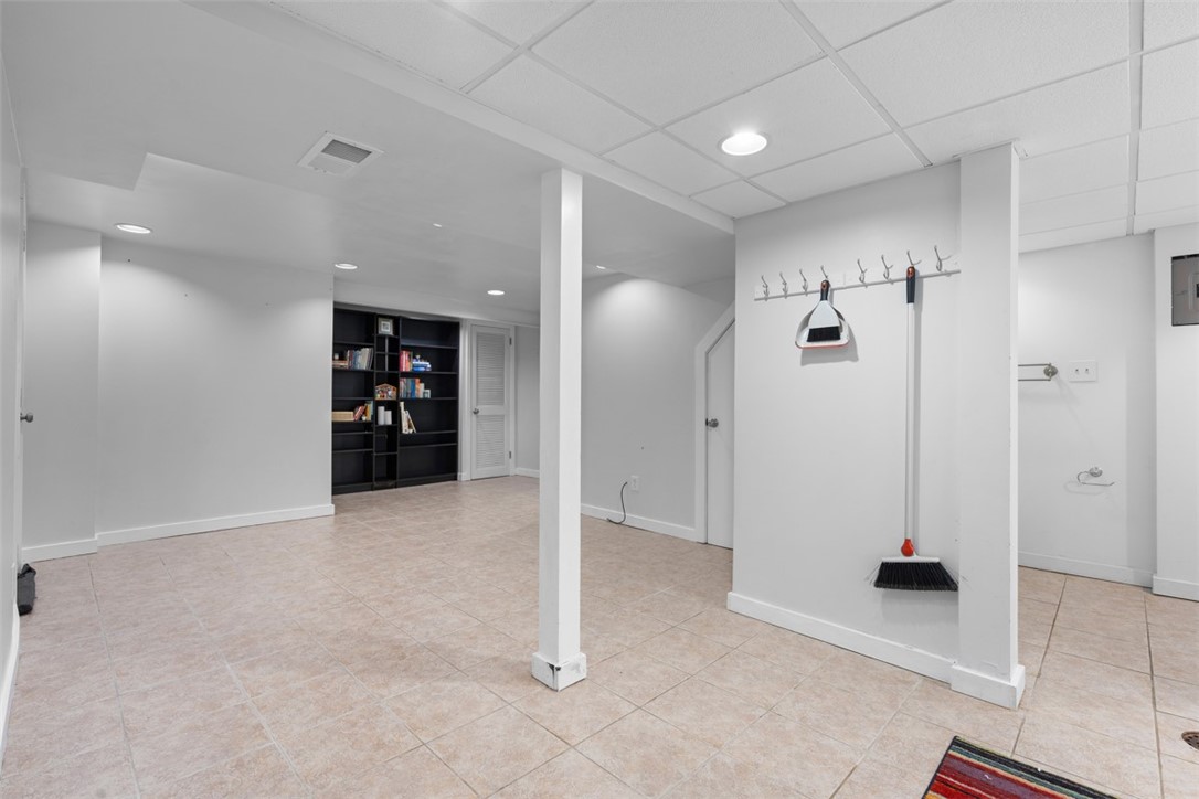348 Canterbury Dr