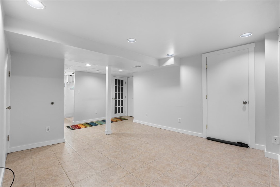 348 Canterbury Dr