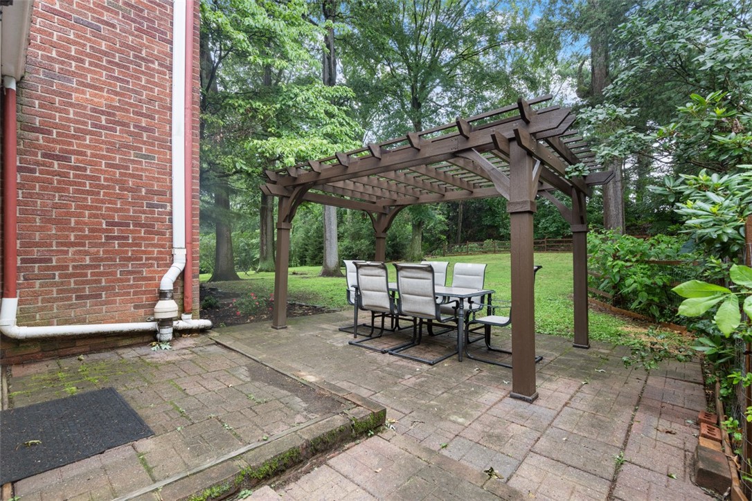 348 Canterbury Dr