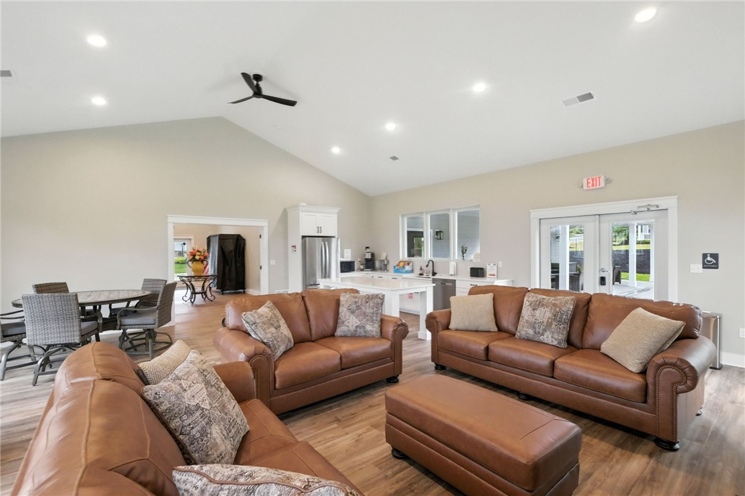 103 Spruce Ln