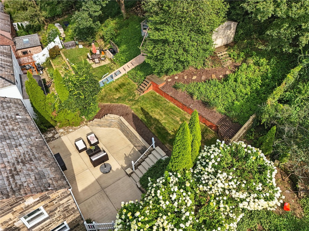 886 N Meadowcroft Ave