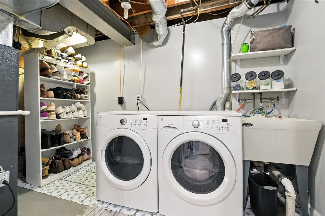 886 N Meadowcroft Ave