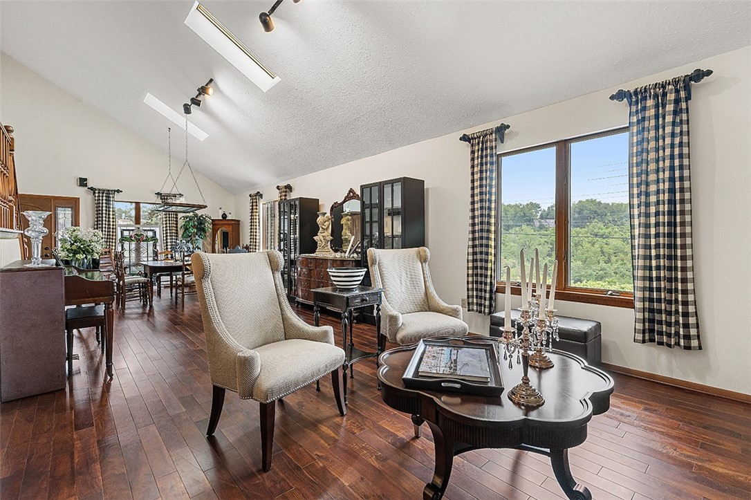 2628 Washington Blvd