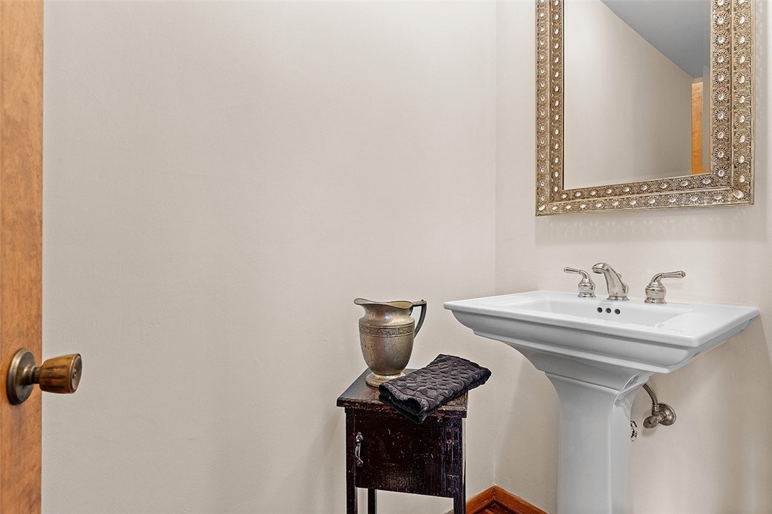 2628 Washington Blvd