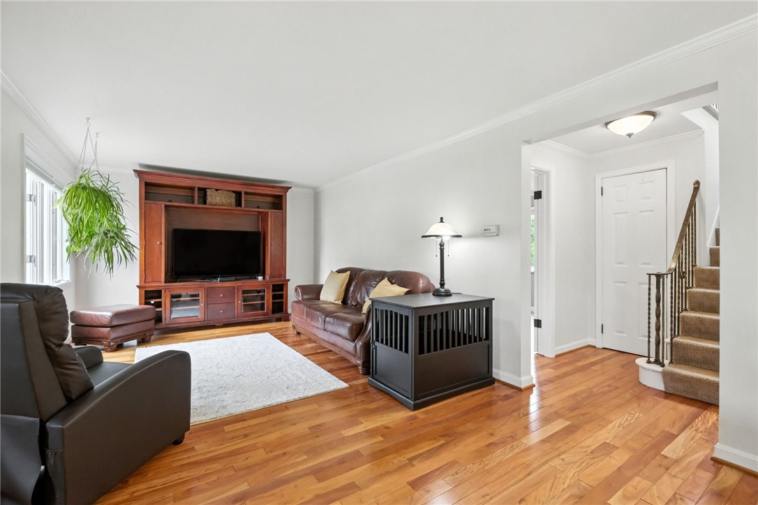 30 Colecrest St